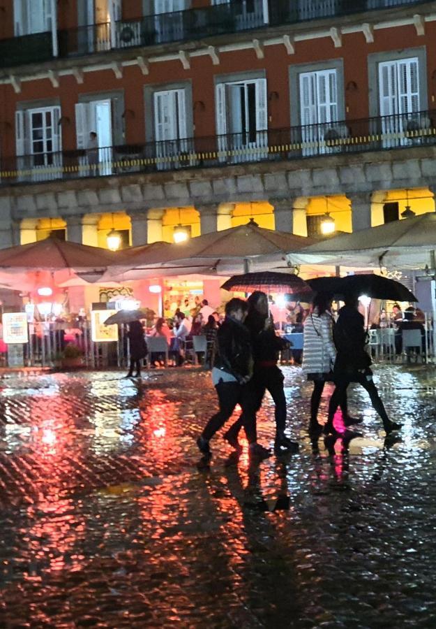 Centro Madrid. Plaza Mayor. Puerta Del Sol. Opera. Exterior photo